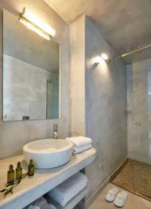 Aperanto Suites - 51