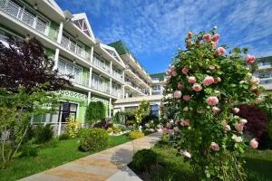 Отель «Therma ECO - Mineral pool 25 m & Free parking», Кранево