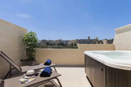 The Duke Boutique - 14