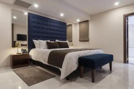 The Duke Boutique - 174