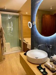 The Duke Boutique - 102