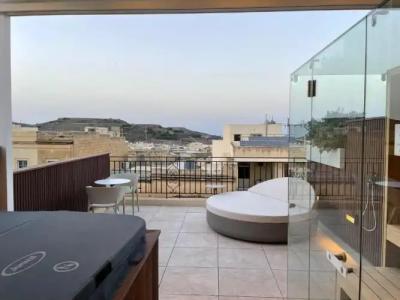 The Duke Boutique - 150