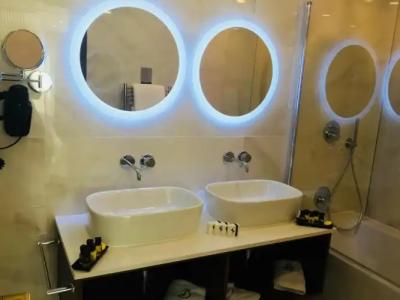 The Duke Boutique - 163