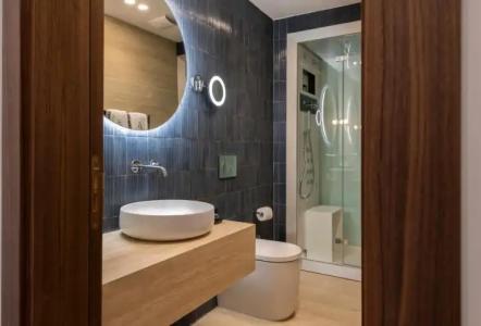 The Duke Boutique - 8