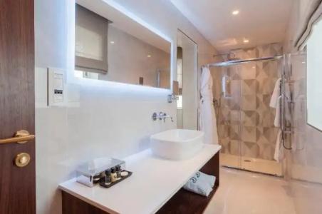 The Duke Boutique - 81