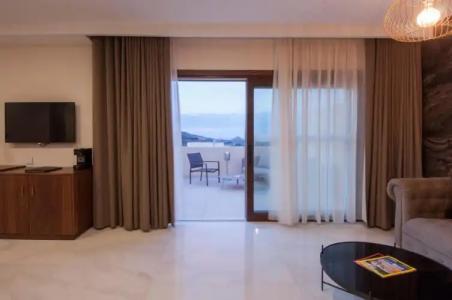 The Duke Boutique - 169