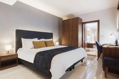 The Duke Boutique - 32