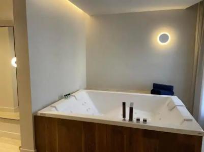 The Duke Boutique - 124