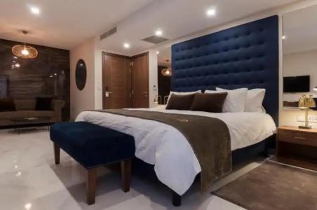 The Duke Boutique - 164