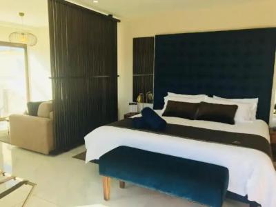 The Duke Boutique - 161