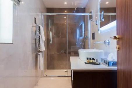 The Duke Boutique - 80