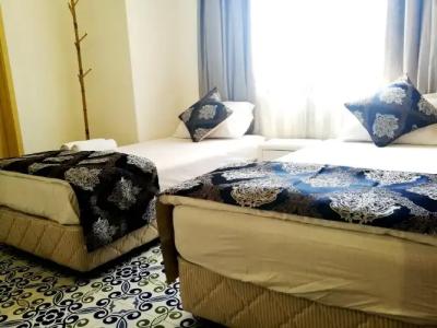 Ohana House @ 7011 - 23
