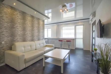 Aparton Коласа, 8