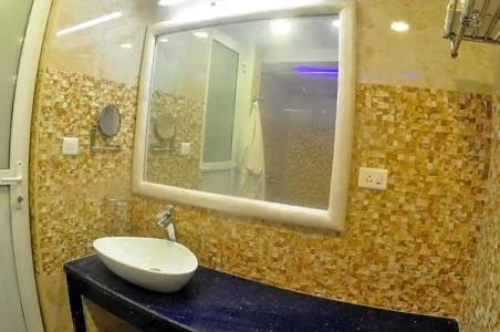 Royal Penguin Boutique & Spa - 58