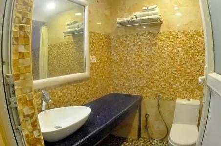 Royal Penguin Boutique & Spa - 59