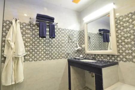 Royal Penguin Boutique & Spa - 129