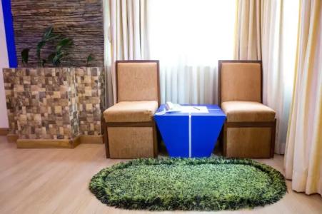 Royal Penguin Boutique & Spa - 121