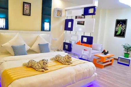 Royal Penguin Boutique & Spa - 107