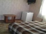 Двухместный номер с 1 двуспальной кроватью и дополнительной кроватью