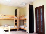 Спальное место на двухъярусной кровати в общем номере для мужчин