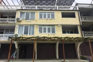 Эллинг «Южный ветер», Лоо