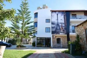Ksamil Central Park Hotel, Ксамил