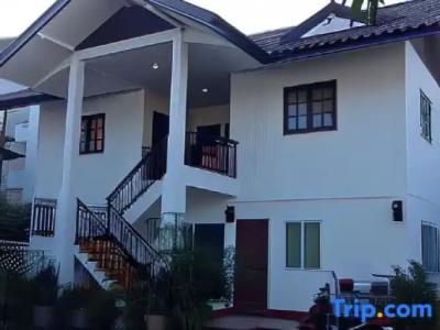 Kitti Rose Home - 11