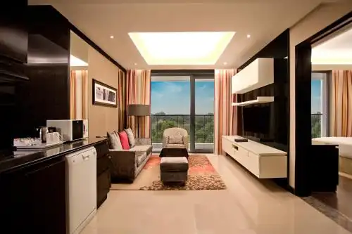 DoubleTree Suites by Hilton Bangalore - 13