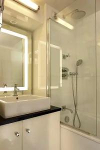 Best Western Bretagne Montparnasse - 57