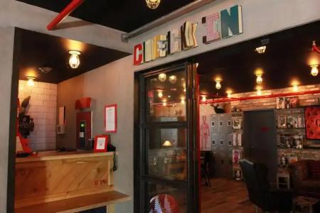 Gaythering - Gay Hotel - All Adults Welcome - 10