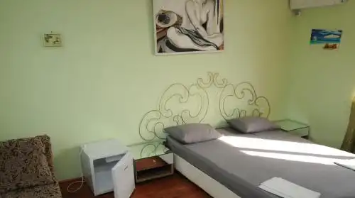 Мини гостиница Три Кипариса на Терешкова - 105