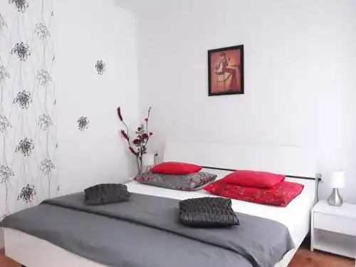 Rooms Miletic near the Palace - 13