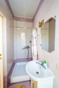 Семейный гостевой дом на Одесской - 15