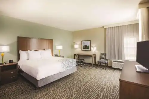 La Quinta by Wyndham Northeast - 28