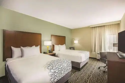 La Quinta by Wyndham Northeast - 13