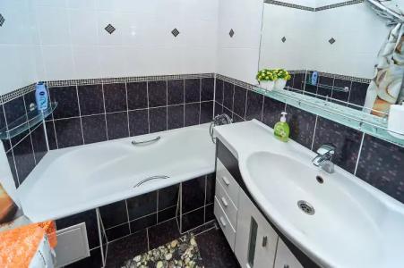 Двухкомнатная кв. на Ул. Нахимова - 18