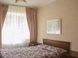 Двухместный номер с 1 двуспальной кроватью и дополнительной кроватью