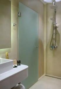 Minaret Suites and - 31