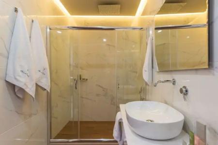 Minaret Suites and - 10