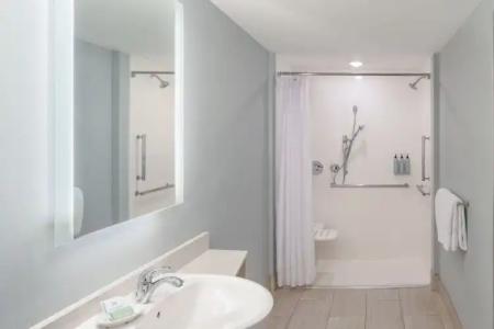 SpringHill Suites by Marriott - 42