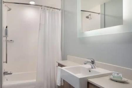SpringHill Suites by Marriott - 35