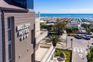 Melody Hotel, Червиа