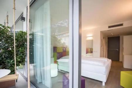 Holiday Iv Gardan - 40