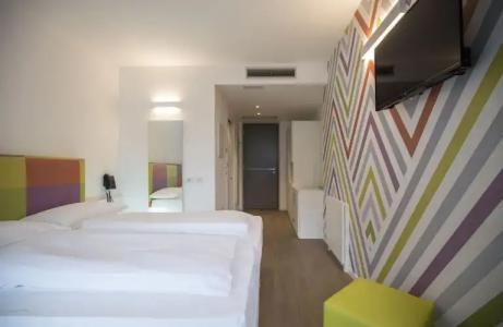 Holiday Iv Gardan - 3