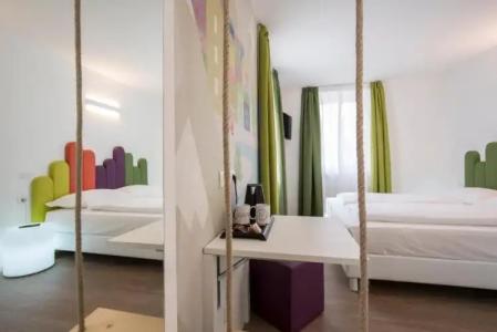 Holiday Iv Gardan - 9