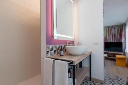 Holiday Iv Gardan - 90