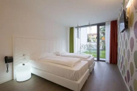 Holiday Iv Gardan - 1