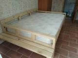 Двухместный номер с двуспальной кроватью и дополнительной кроватью