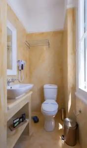 Palladian Home - 29