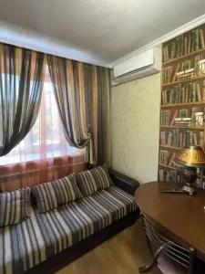 на Грибоедова 9 - 14